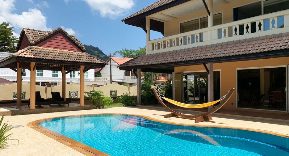 For rent 3 bedrooms villa in Mueang Phuket, Phuket