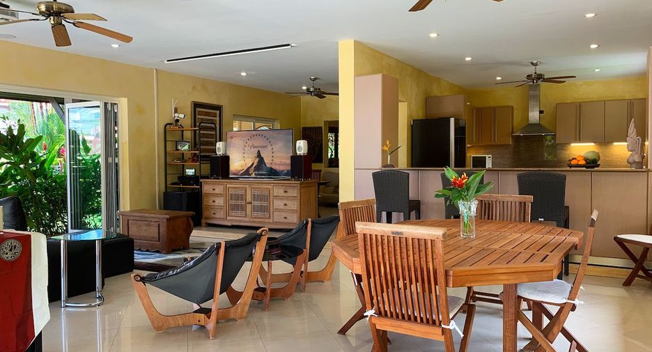 For rent 3 bedrooms villa in Mueang Phuket, Phuket