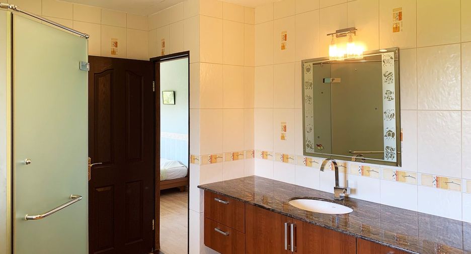 For rent 3 bedrooms villa in Mueang Phuket, Phuket