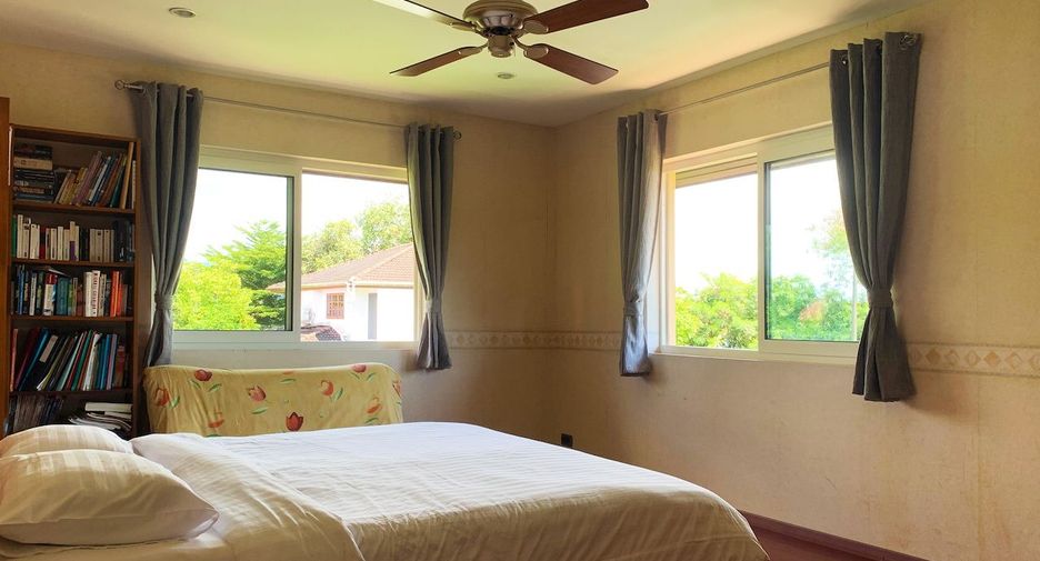 For rent 3 bedrooms villa in Mueang Phuket, Phuket
