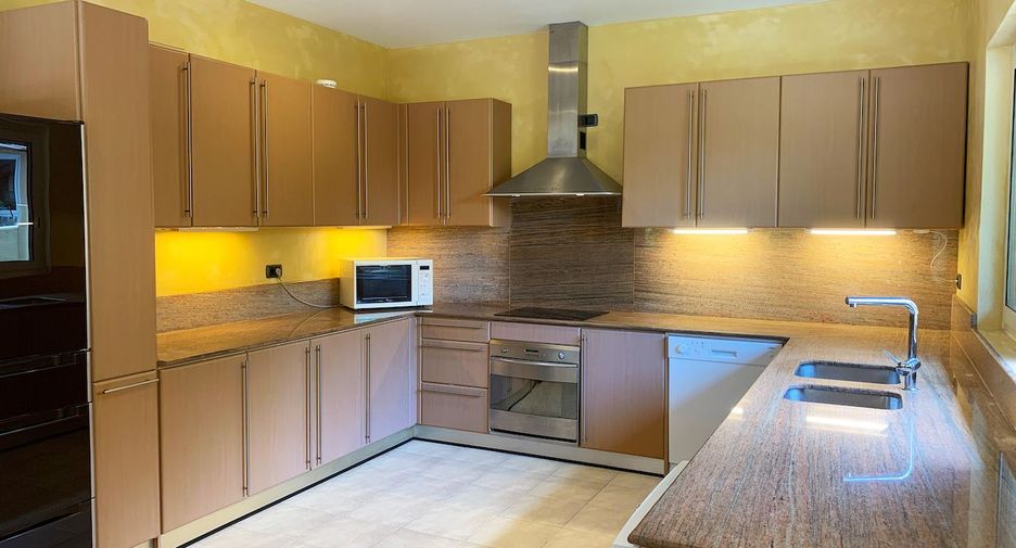 For rent 3 bedrooms villa in Mueang Phuket, Phuket
