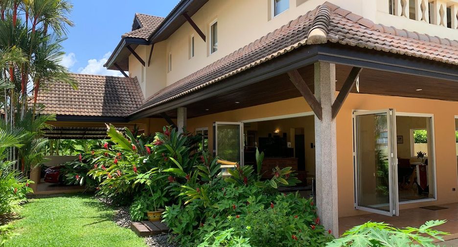 For rent 3 bedrooms villa in Mueang Phuket, Phuket