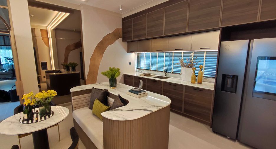 For sale 5 bedrooms house in Saphan Sung, Bangkok