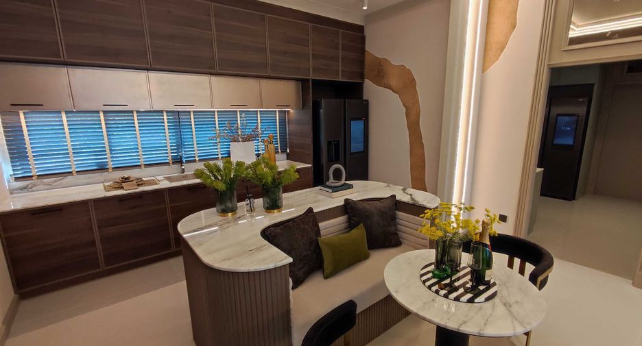 For sale 5 bedrooms house in Saphan Sung, Bangkok