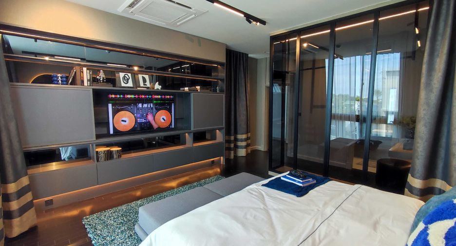 For sale 5 bedrooms house in Saphan Sung, Bangkok