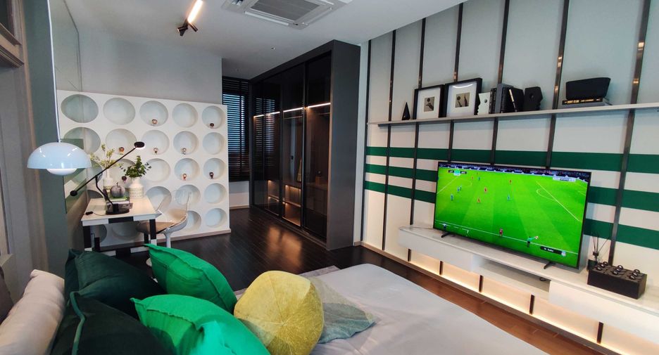 For sale 5 bedrooms house in Saphan Sung, Bangkok
