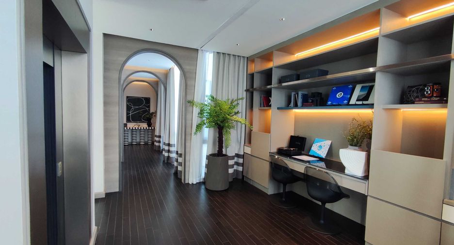 For sale 5 bedrooms house in Saphan Sung, Bangkok