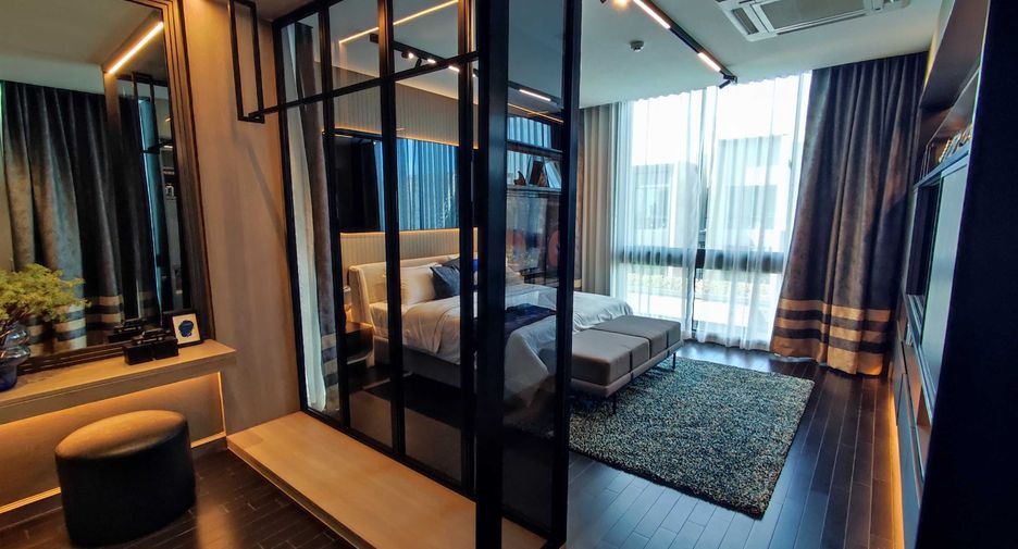 For sale 5 bedrooms house in Saphan Sung, Bangkok