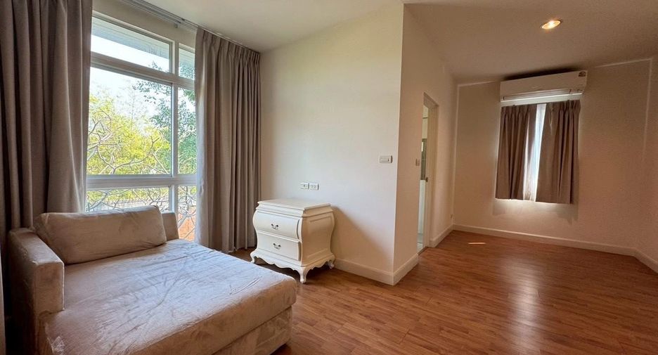 For rent 3 bedrooms house in Khan Na Yao, Bangkok