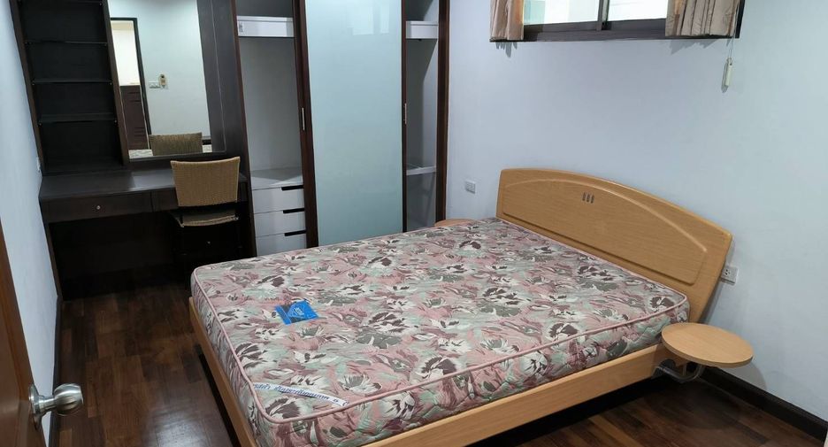 For sale and for rent 3 bedrooms condo in Watthana, Bangkok