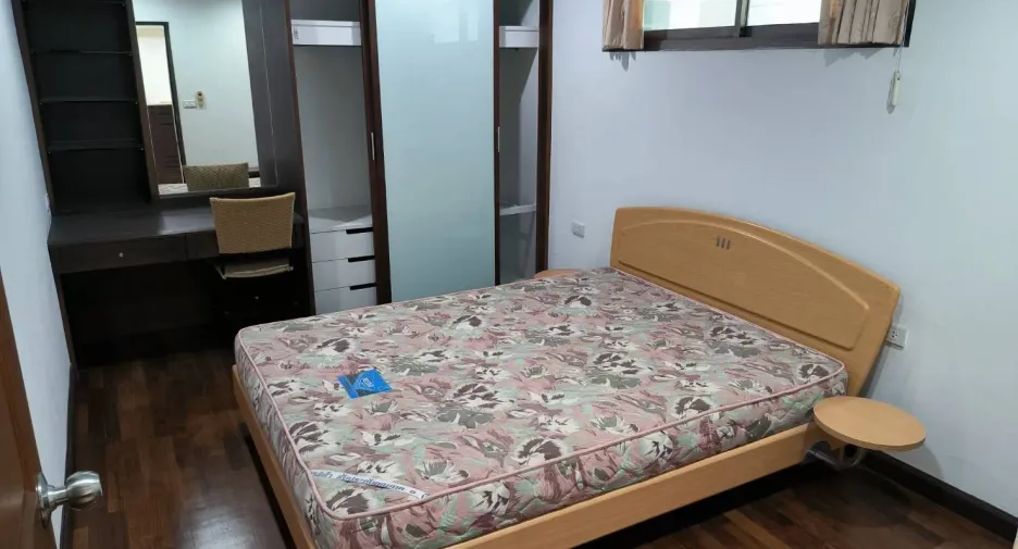 For sale and for rent 3 bedrooms condo in Watthana, Bangkok