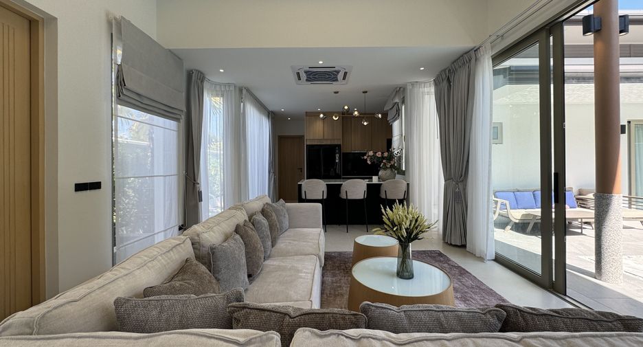 For rent 3 bedrooms villa in Mueang Phuket, Phuket