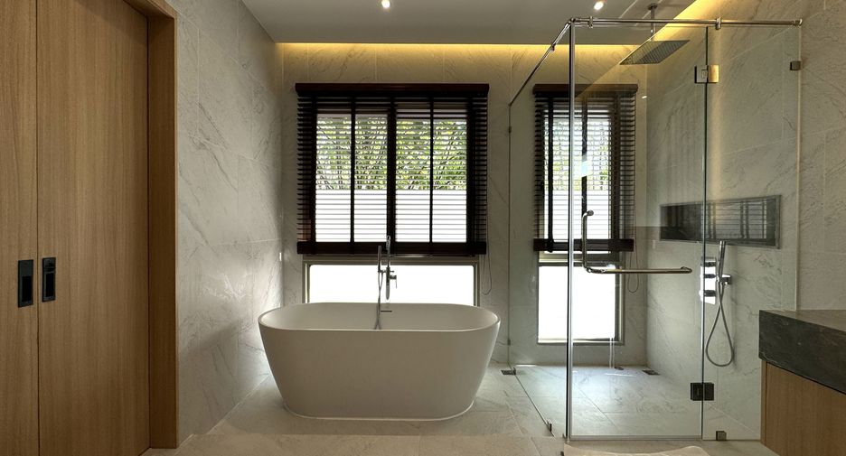 For rent 3 bedrooms villa in Mueang Phuket, Phuket