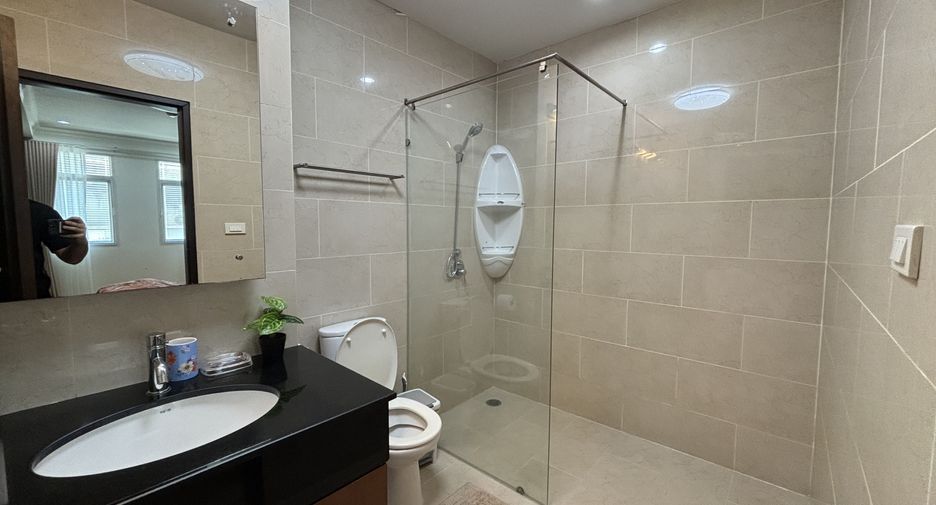 Wohnung zur Miete mit 3 Zimmer in Watthana, Bangkok