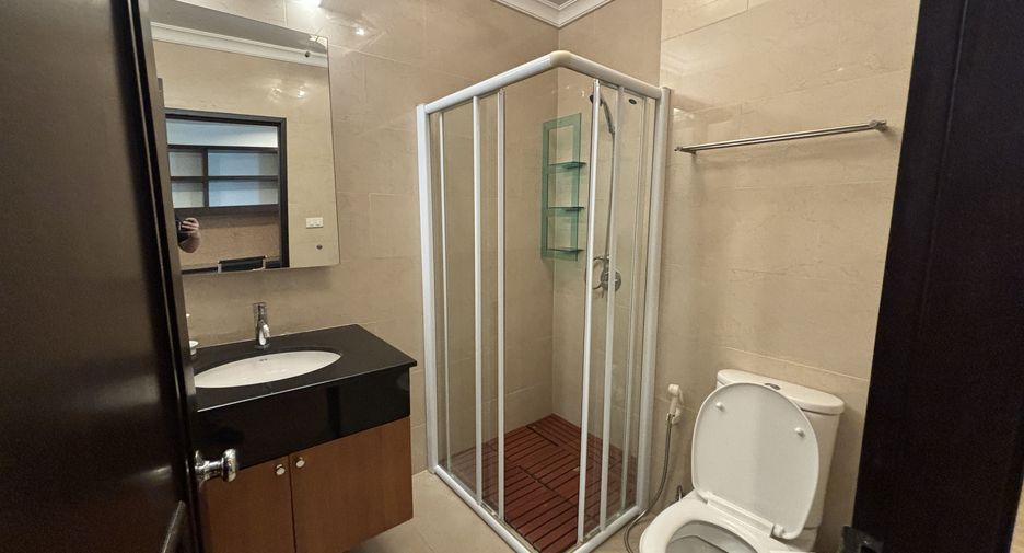 Wohnung zur Miete mit 3 Zimmer in Watthana, Bangkok