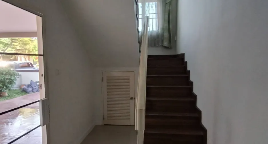 For rent 4 bedrooms house in Doi Saket, Chiang Mai