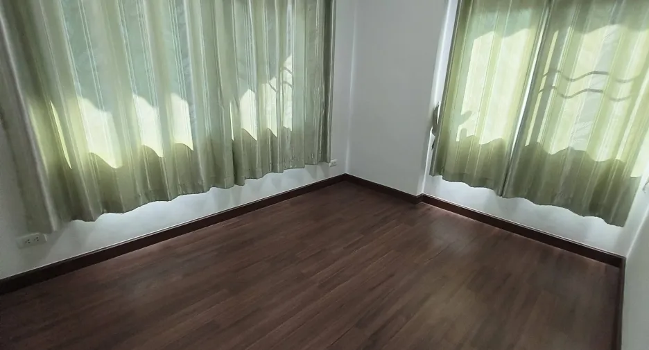 For rent 4 bedrooms house in Doi Saket, Chiang Mai