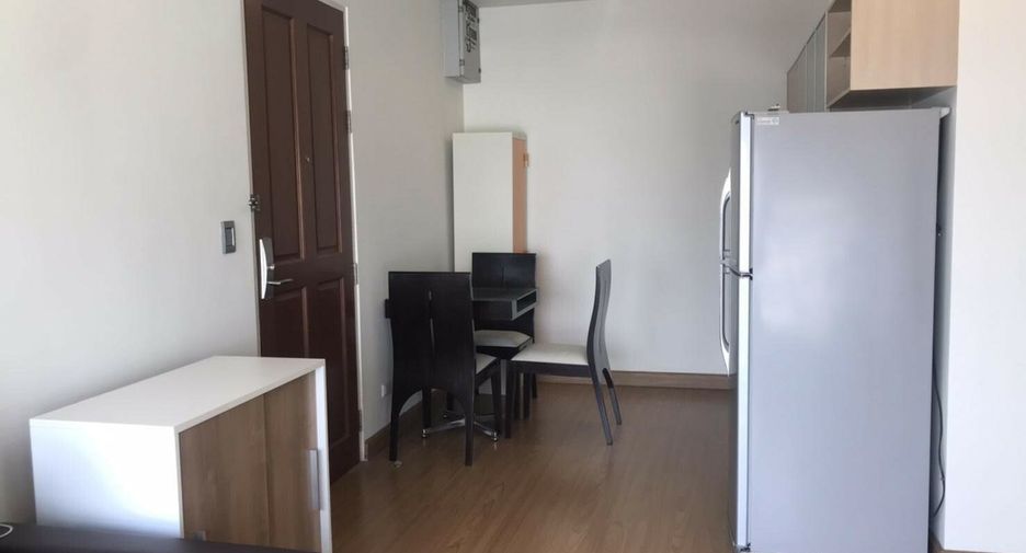 For rent 2 bedrooms condo in Yan Nawa, Bangkok