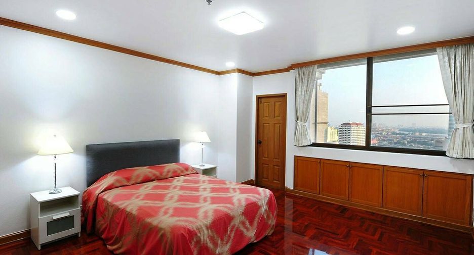 For rent 4 ベッドルーム condo in Khlong Toei, Bangkok