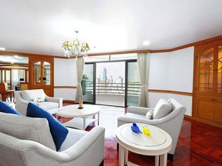 For rent 4 bedrooms condo in Khlong Toei, Bangkok