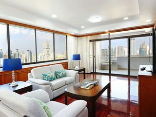 For rent 4 bedrooms condo in Khlong Toei, Bangkok