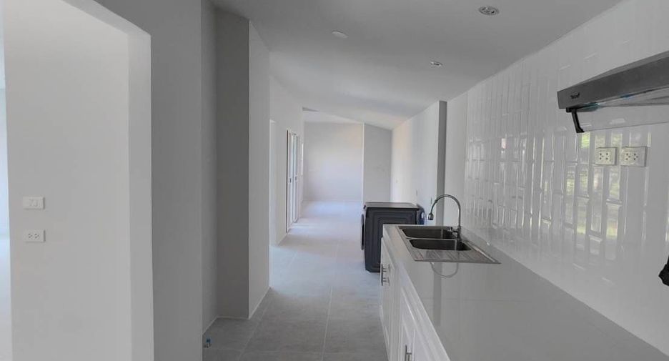For sale 4 bedrooms house in Mueang Phuket, Phuket