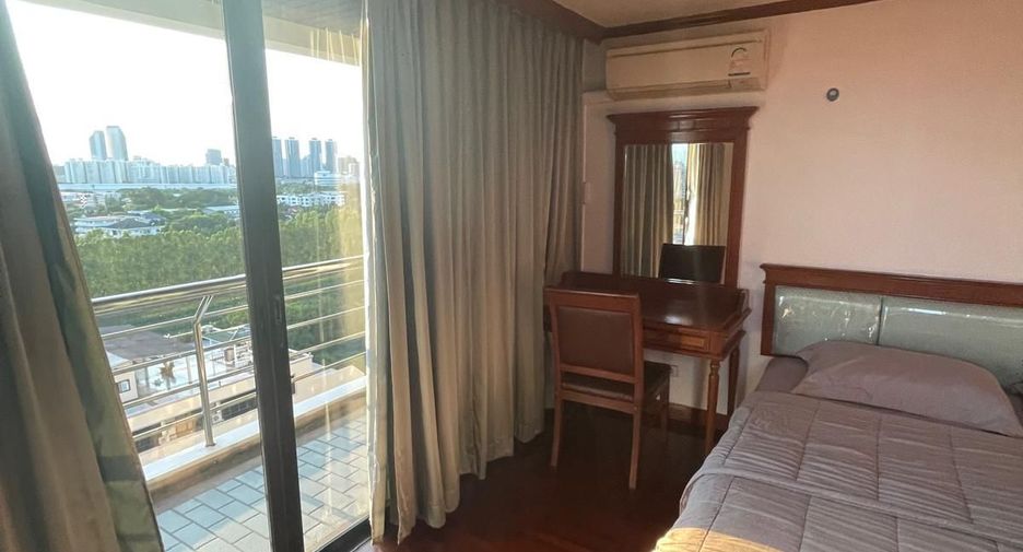 For rent 2 bedrooms apartment in Huai Khwang, Bangkok