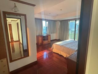 For rent 2 bedrooms apartment in Huai Khwang, Bangkok