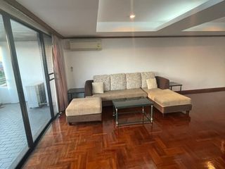 For rent 2 bedrooms apartment in Huai Khwang, Bangkok