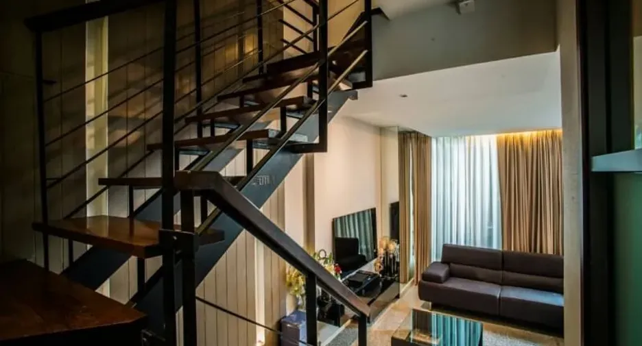 For sale and for rent 4 bedrooms townhouse in Watthana, Bangkok