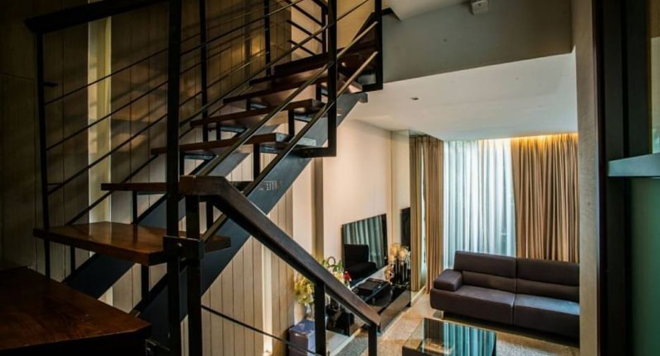 For sale and for rent 4 bedrooms townhouse in Watthana, Bangkok