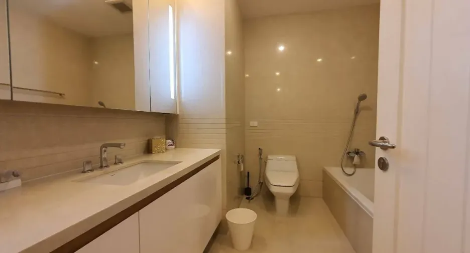 Wohnung zum Kauf und zur Miete mit 2 Zimmer in Pathum Wan, Bangkok