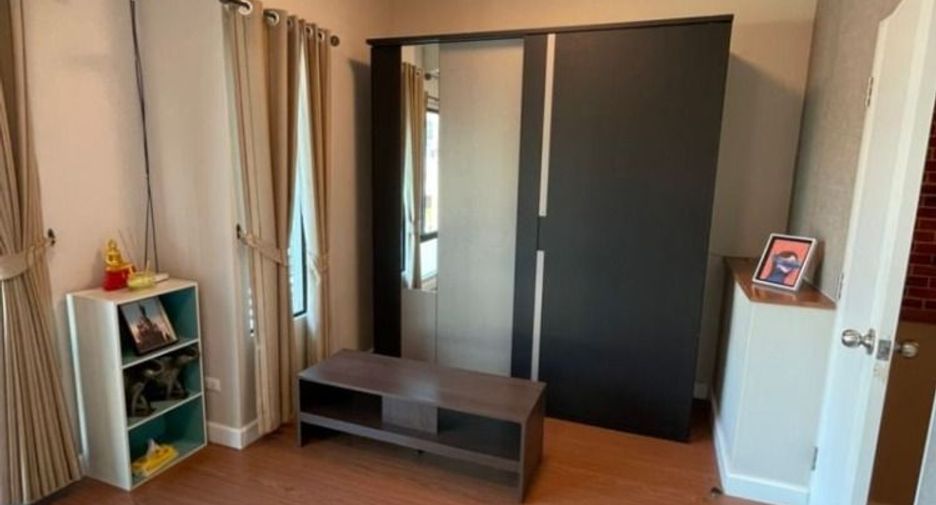 À vendre 2 chambres maison de ville à Bang Sao Thong, Samut Prakan