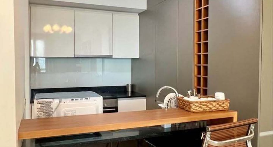 Condo en venta y en alquiler de 1 habitaciones en Sathon, Bangkok