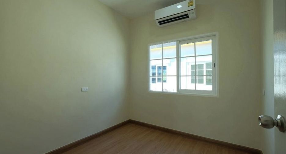 For sale 4 bedrooms house in Khlong Sam Wa, Bangkok
