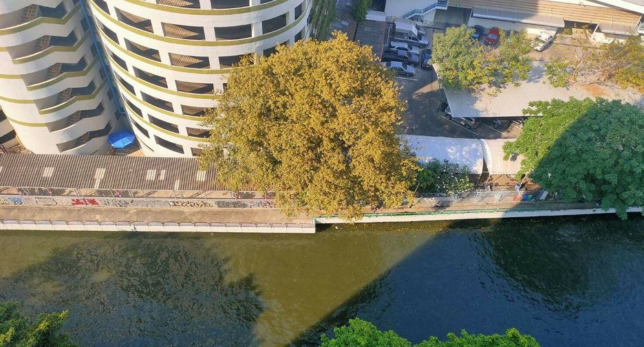 Condo en alquiler de 3 habitaciones en Watthana, Bangkok