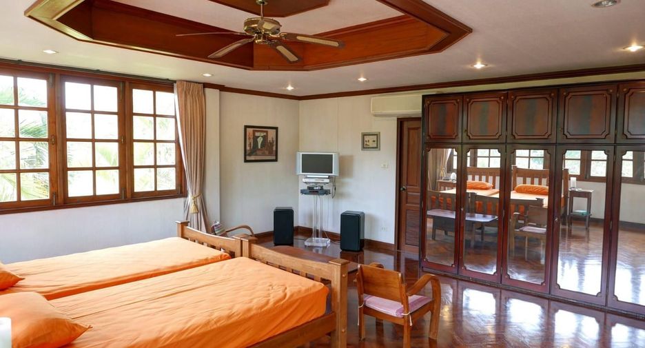 For sale 4 bedrooms house in Mueang Phuket, Phuket