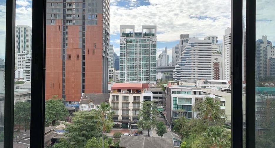 For rent 2 bedrooms condo in Watthana, Bangkok