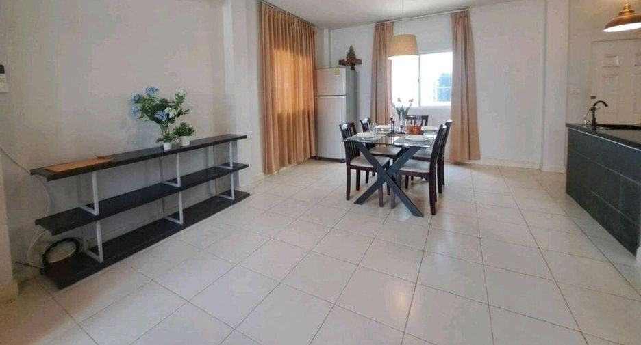 Haus zur Miete mit 3 Zimmer in Saphan Sung, Bangkok