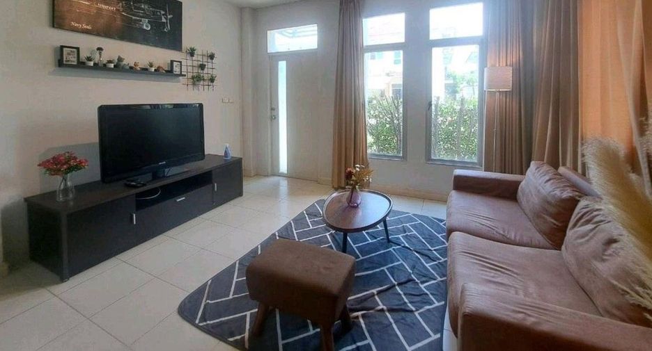Haus zur Miete mit 3 Zimmer in Saphan Sung, Bangkok