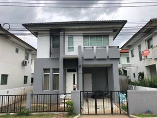 出租 3 卧室 独立屋 在 Saphan Sung, 曼谷