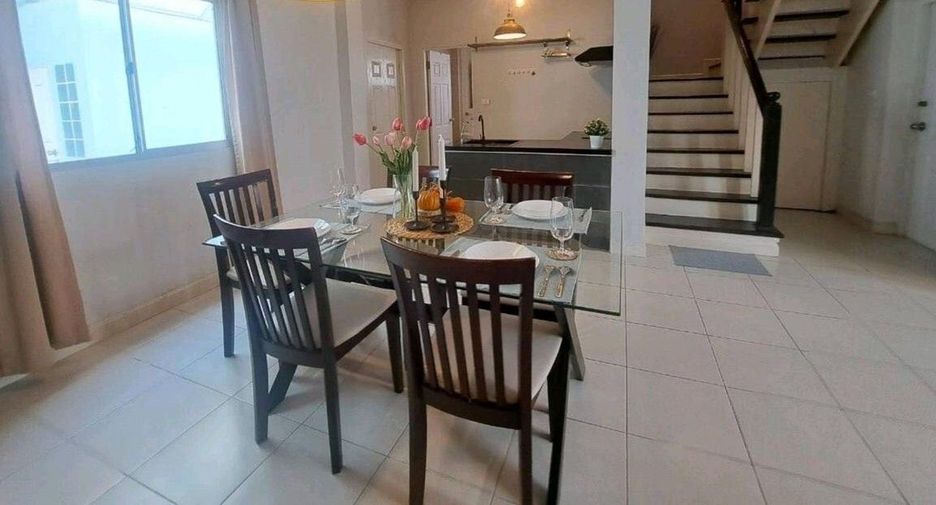 Haus zur Miete mit 3 Zimmer in Saphan Sung, Bangkok