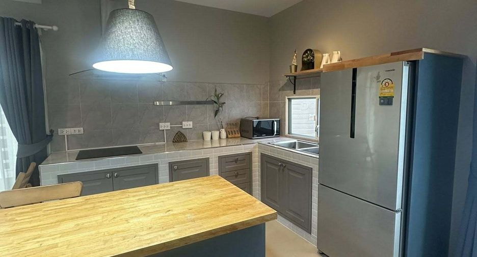 For rent 3 bedrooms townhouse in Bang Phli, Samut Prakan