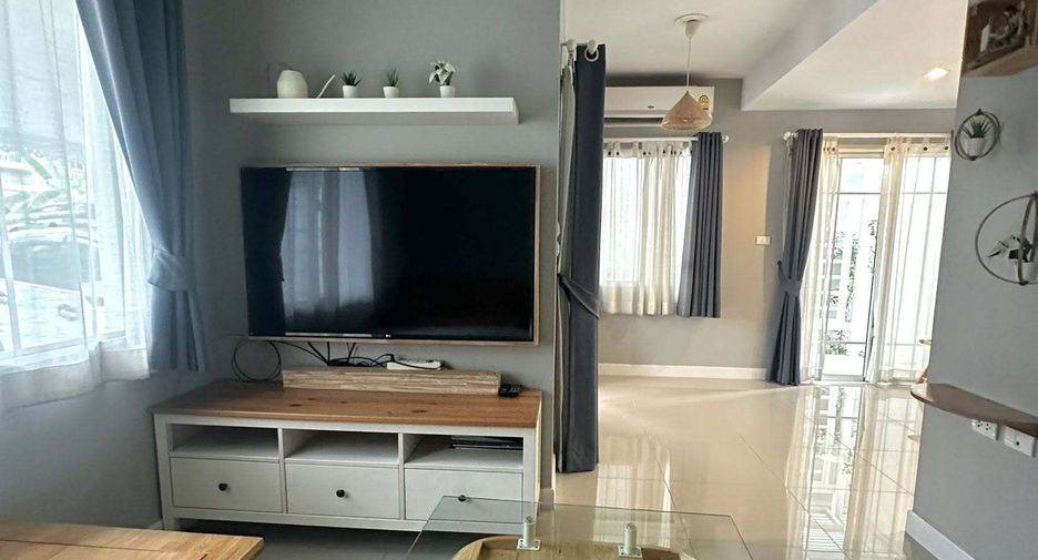 For rent 3 bedrooms townhouse in Bang Phli, Samut Prakan
