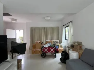 出租 3 卧室 联排别墅 在 Suan Luang, 曼谷