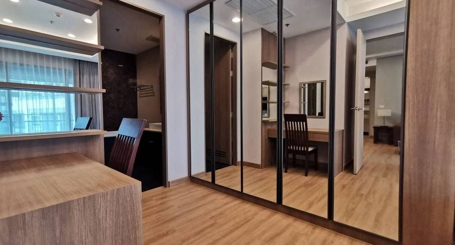 For rent 2 bedrooms condo in Khlong Toei, Bangkok