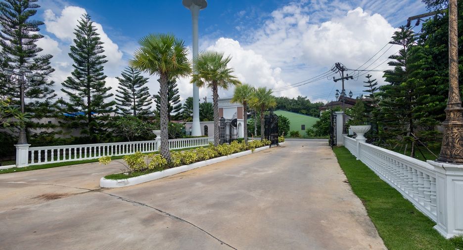For sale 3 bedrooms villa in Thalang, Phuket