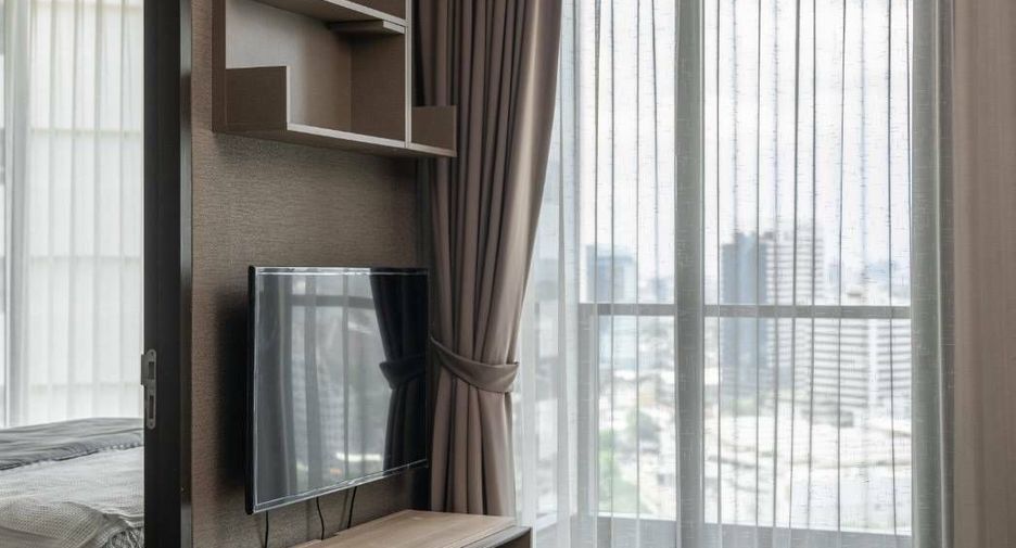 For sale 1 bed condo in Khlong Toei, Bangkok
