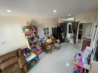 Casa adosada en venta de 3 habitaciones en Mueang Samut Prakan, Samut Prakan