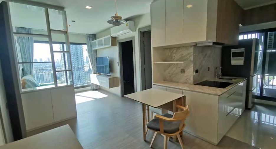 Wohnung zur Miete mit 2 Zimmer in Huai Khwang, Bangkok